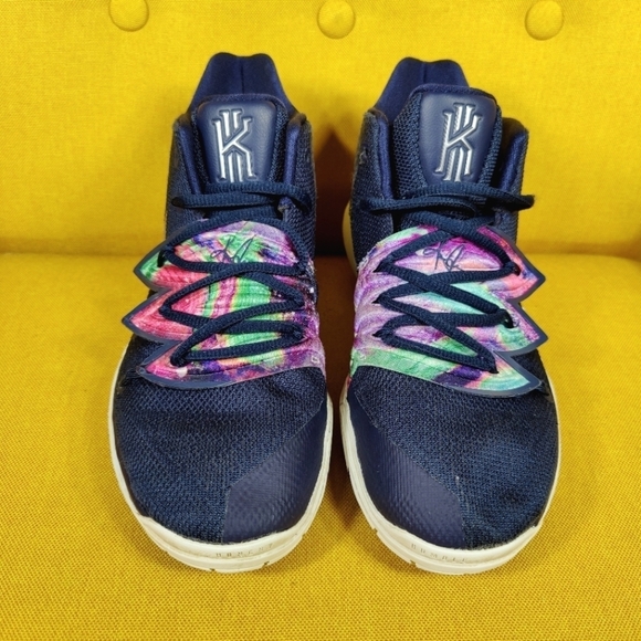 Nike Kyrie 5 Galaxy Basketball Sneaker Navy White Big Kid Athletic Shoes Size 5Y - Picture 2 of 9